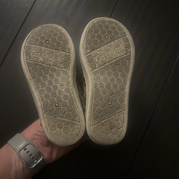 Cat & Jack Leopard Print Madge Velcro Tennis Shoes size 9 EUC - Picture 2 of 3